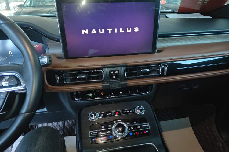 Used Lincoln Nautilus 2021 2.0T Four-Wheel Drive Luxury Edition
