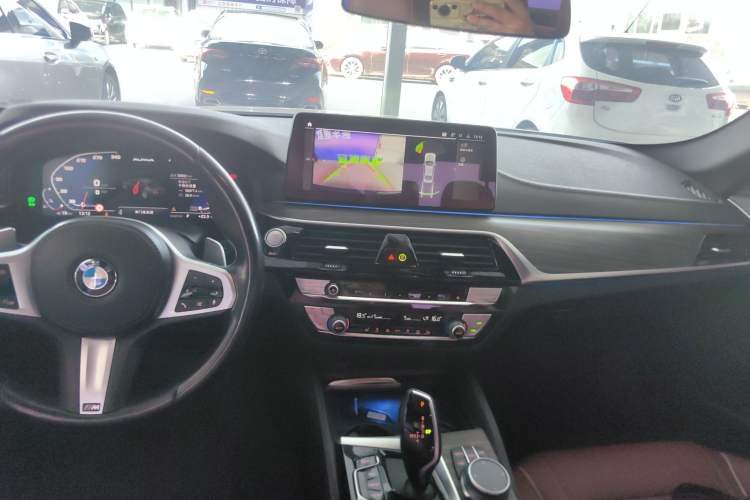 Used BMW 5 Series 2022 Restyled 530Li Leading Edition M Sport Package
