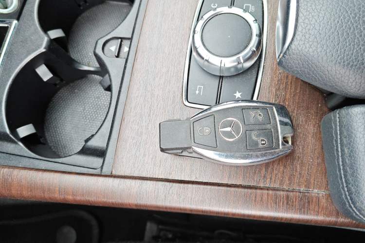 Used Mercedes-Benz E-Class 2015 Facelift E 200 L