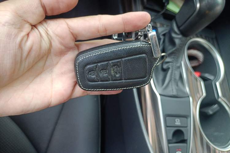 Used Toyota Camry 2019 Revised Version 2.0G Luxury Edition
