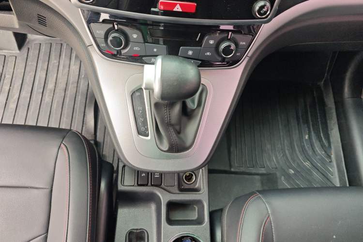 Used Haval M6 2018 Revised Version 1.5T DCT Two-Wheel Drive Elite Edition
