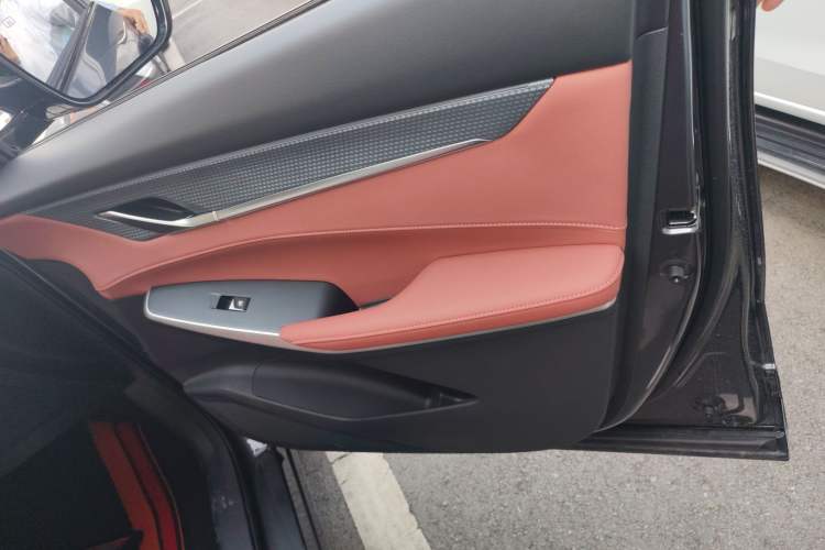 Used Changan CS75 PLUS 2024 3rd Generation Champion Edition 1.5T Intelligent Drive Dynamic Model
