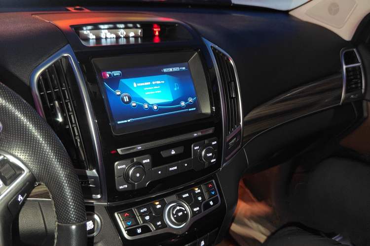 Used Haval H9 2017 2.0T Gasoline 4x4 Luxury 7-Seater
