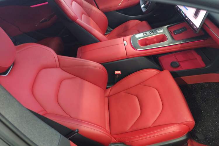 Used  SU7 2024 Rear-Drive Ultra-Long Range Advanced Pro-Level Intelligent Driving Version
