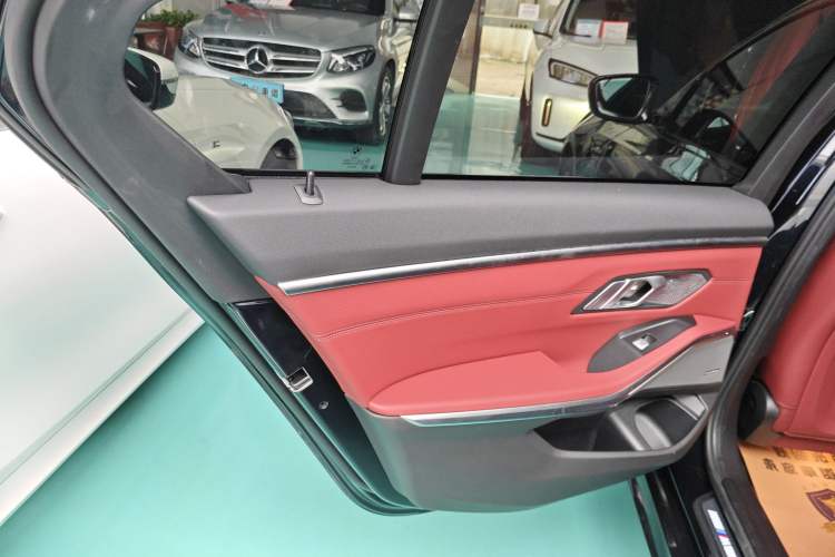 Used BMW 3 Series 2025 330Li M Sport Shadowline Package
