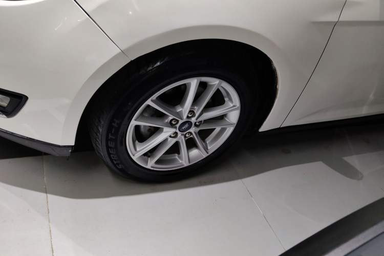 Used Ford Focus 2017 Sedan 1.6L Automatic Fashion Edition Smart Drive Version
