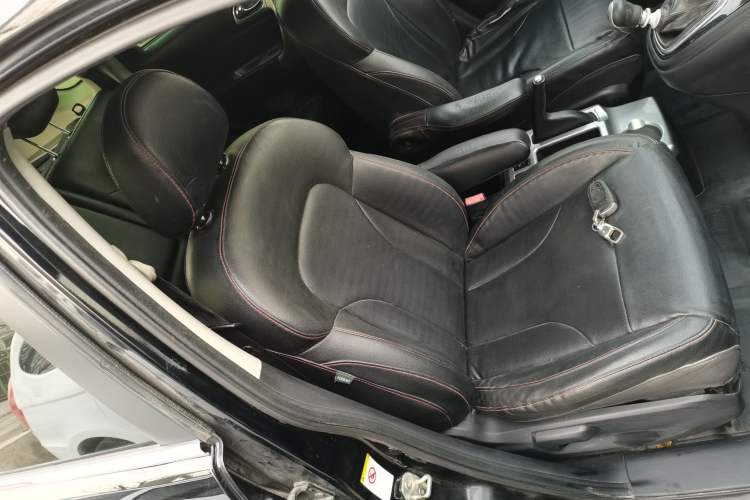 Used Haval H6 2013 Upgraded Model 1.5T Manual Two-Wheel Drive Elite Version