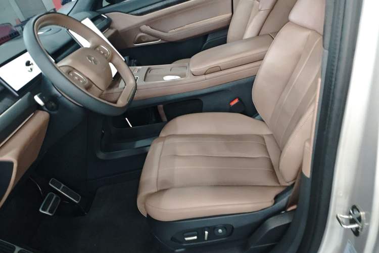 Used Nio ES8 2023 75 kWh Executive Edition
