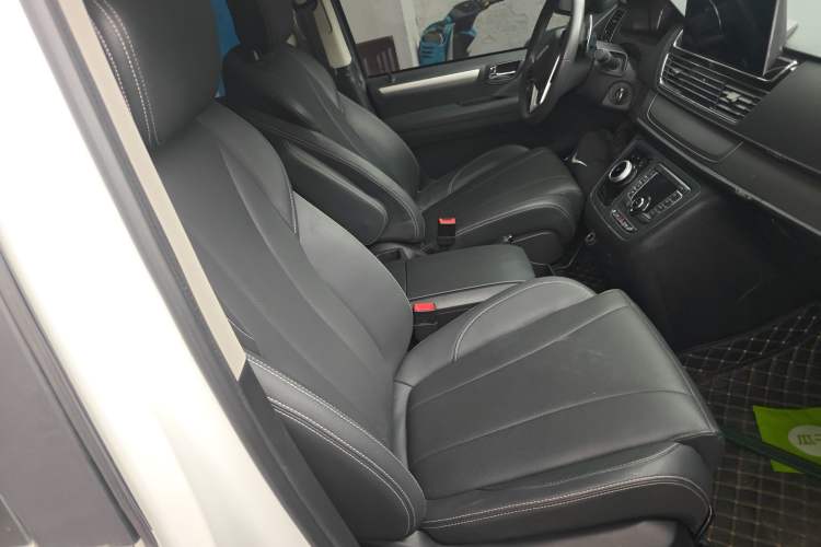 Used SAIC MAXUS G20 2023 Facelifted ES 2.0T Gasoline Automatic Value Edition
