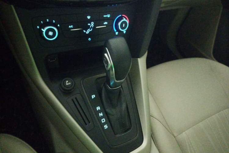 Used Ford Focus 2015 Sedan 1.6L Automatic Comfort Model
