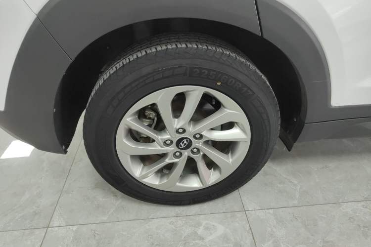 Used Hyundai Tucson 2018 1.6T Dual-Clutch Two-Wheel Drive 15th Anniversary Special Edition