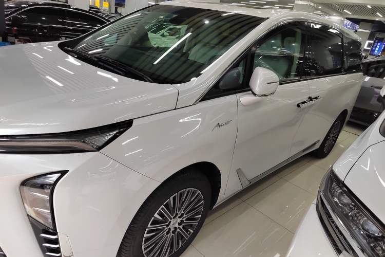 Used Buick GL8 New Energy 2024 Lu Zun Deluxe Edition 7-Seater
