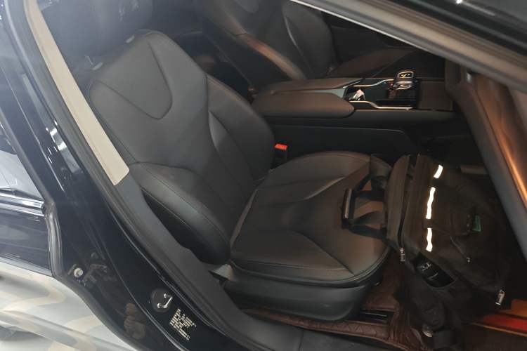 Used Hongqi E-QM5 2024 450km Range Commuter Version