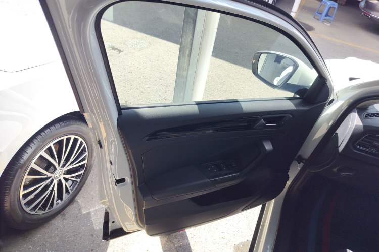 Used Volkswagen T-ROC 2020 280TSI DSG Two-Wheel Drive Comfort Version
