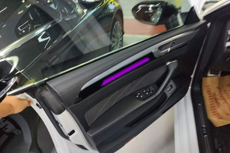 Used Volkswagen FAW-Volkswagen CC 2023 380TSI Striking Edition
