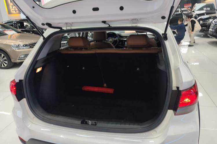 Used Kia KX Cross 2018 1.6L Automatic Dynamic Sunroof Version
