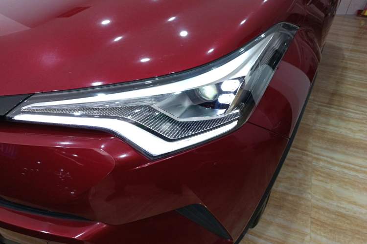 Used Toyota IZOA 2020 2.0L Yichi Version
