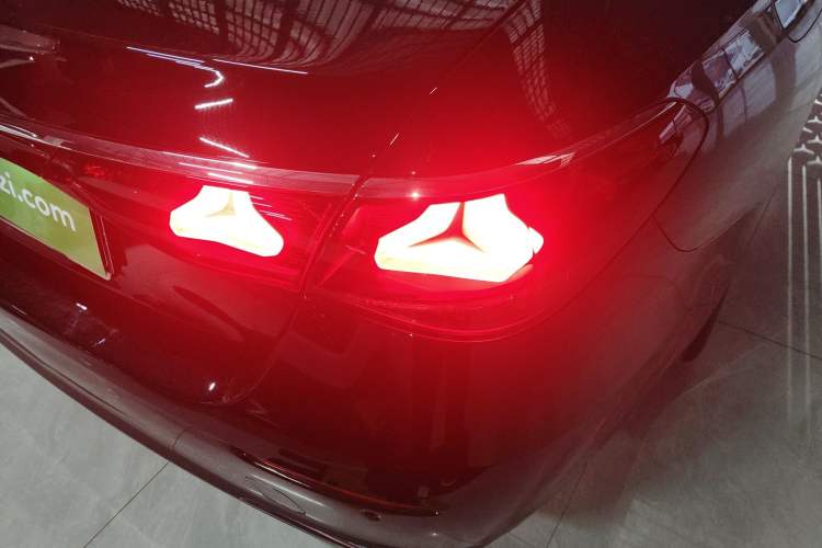 Used Mercedes-Benz E-Class New Energy 2024 E 350 e L Plug-in Hybrid Sedan
