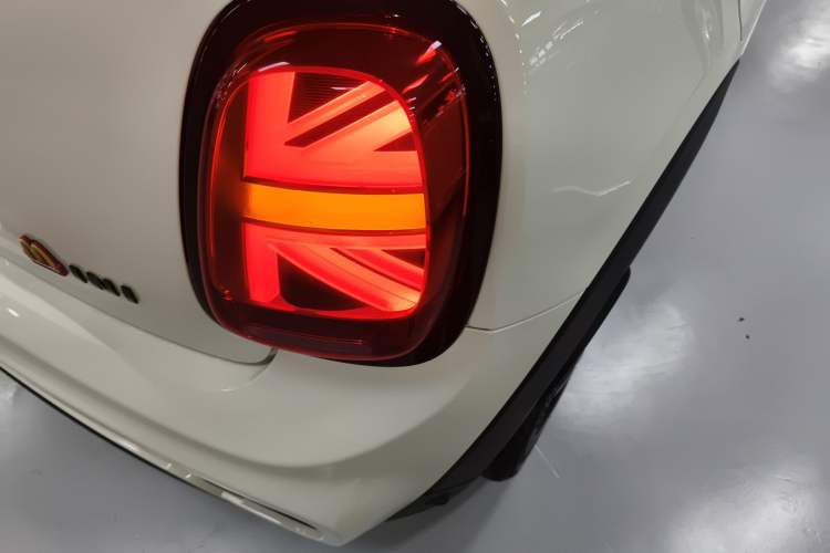 Used  MINI 2018 1.5T COOPER Racing Driver
