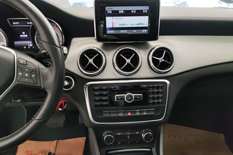 Used Mercedes-Benz GLA 2015 GLA 200 Fashion Model
