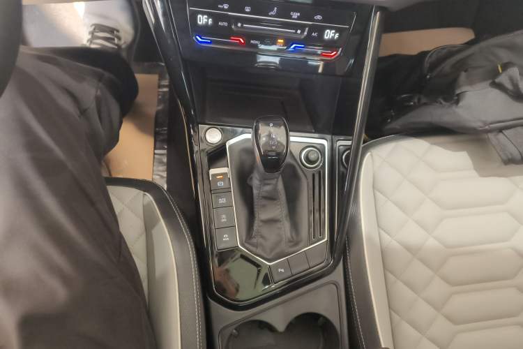 Used Volkswagen Tayron 2024 300TSI Two-Wheel-Drive Luxury Plus Advanced Version