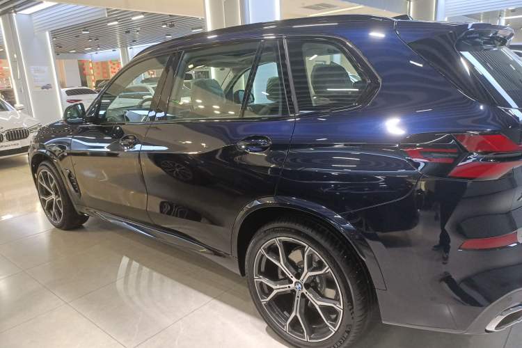 Used BMW X5 2023 xDrive 30Li Luxury M Sport Night Edition Package