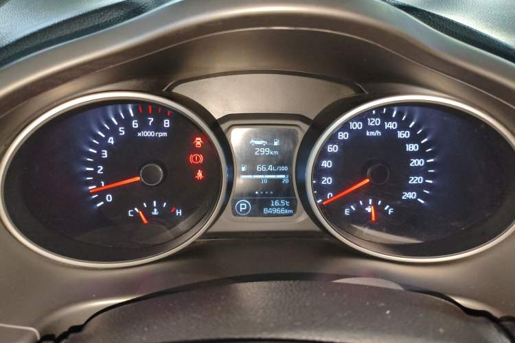 Used Kia Sportage R 2015 2.0L Automatic Two-Wheel Drive DLX Model