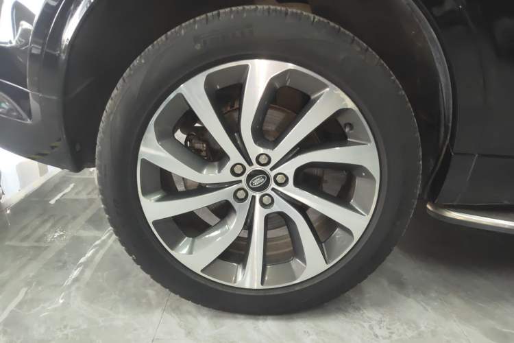 Used Land Rover Discovery Sport 2022 Revised Version 249 PS R-Dynamic S Performance Edition 5 Seats
