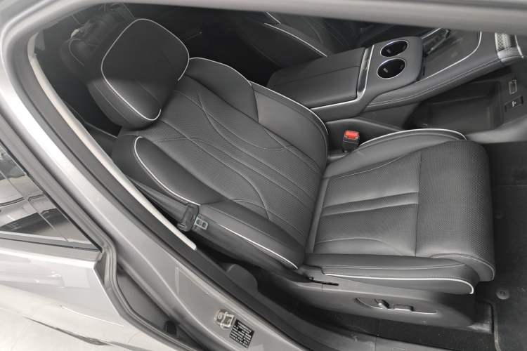 Used XPeng X9 2024 640 All-Wheel Drive High-Performance Max
