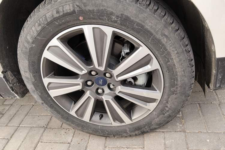 Used Ford Edge 2021 PLUS EcoBoost 245 Two-Wheel-Drive Platinum Edition 5 Seats