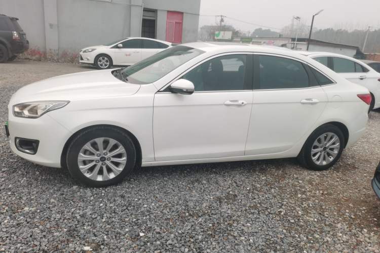 Used Ford Escort 2015 1.5L Automatic Fashion Model