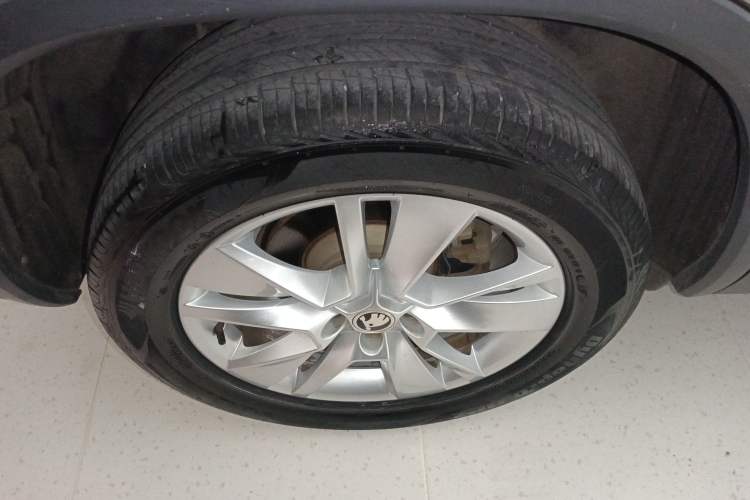 Used Skoda Kodiaq 2018 Facelifted TSI330 5-Seater Two-Wheel-Drive Comfort Edition
