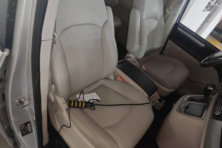 Used SAIC MAXUS G10 2014 2.0T Automatic Elite Edition
