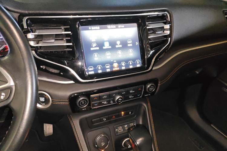 Used  Grand Commander 2018 2.0T Four-Wheel Drive Smart Enjoyment Version China VI