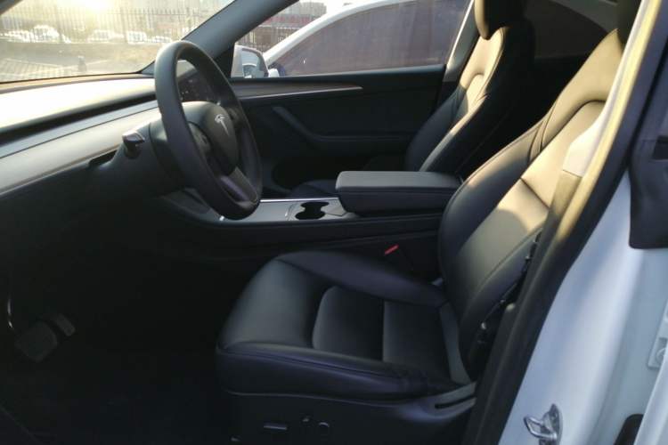 Used Tesla Model Y 2022 Rear-Wheel-Drive Version
