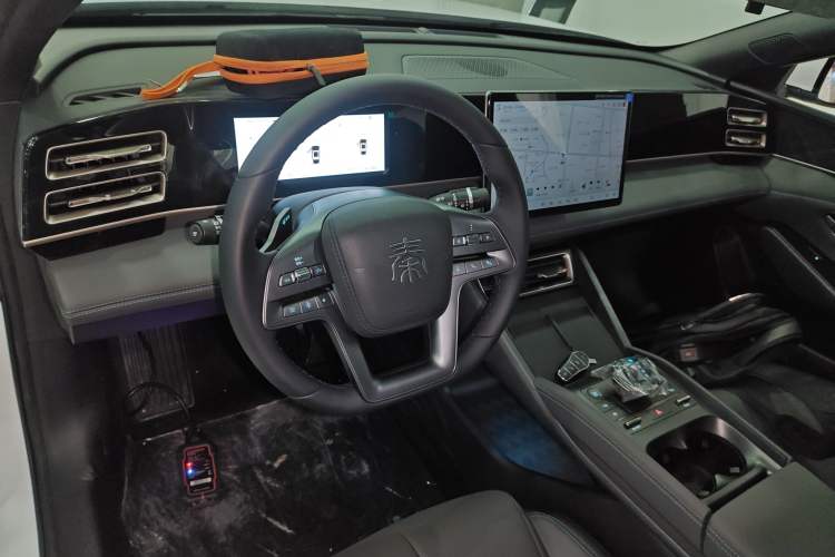 Used BYD Qin L 2025 DM-i Smart Drive 80KM Leading Model
