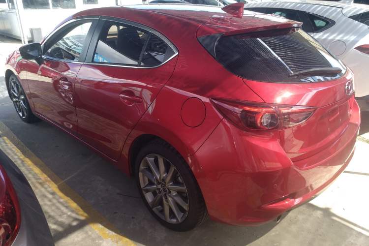 Used Mazda Mazda 3 Axela 2017 Hatchback 2.0L Automatic Luxury Model Emission Standard China V
