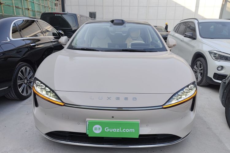 Used Hima Luxeed S7 2025 855 km Max
