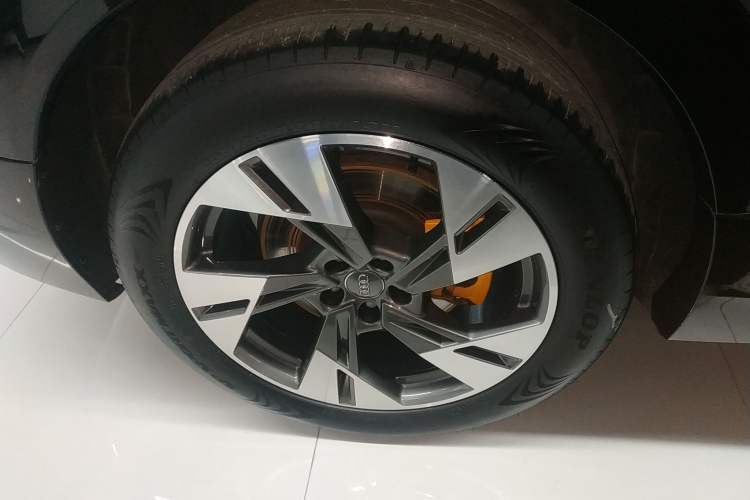 Used Audi e-tron 2019 55 quattro Technology Edition
