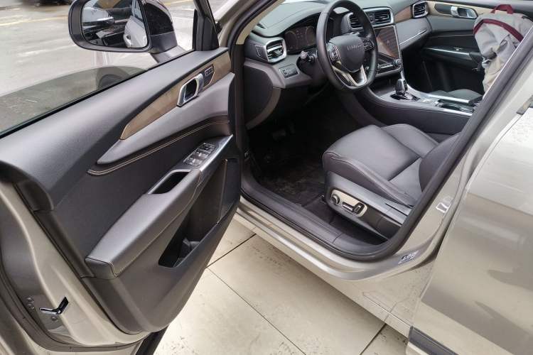 Used Lynk & Co 01 2019 2.0T Two-Wheel-Drive Pro Version China VI Standard
