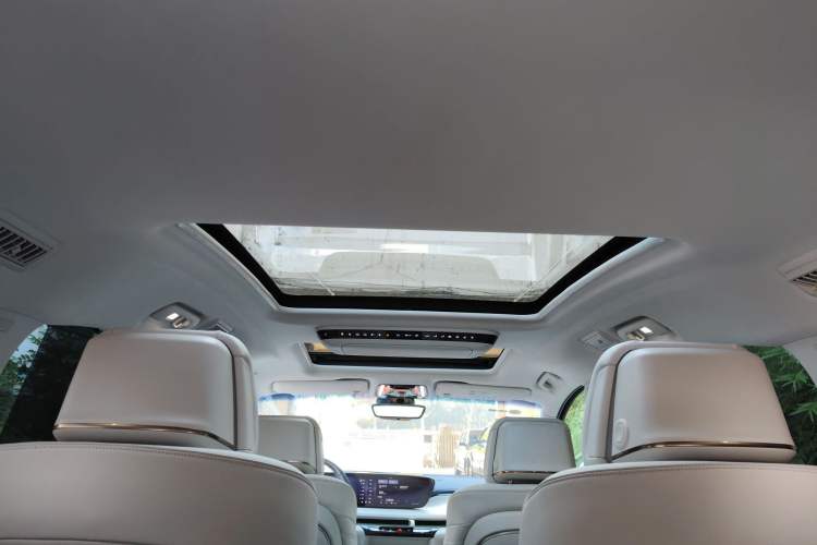 Used Buick GL8 New Energy 2024 Lu Zun Luxury Edition 6-Seater
