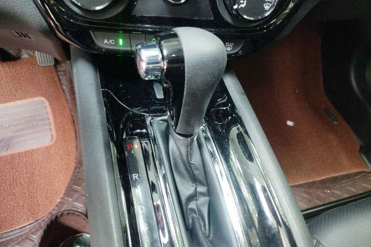 Used Honda Vezel 2020 1.5L CVT Pioneer Edition
