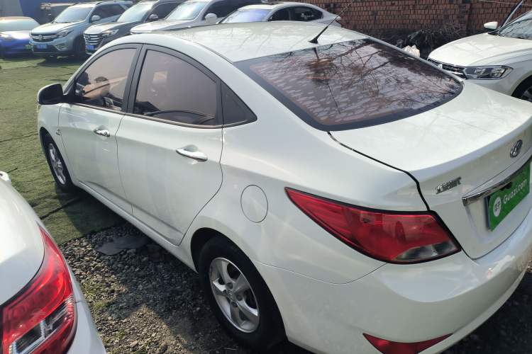 Used Hyundai Verna (older generation) 2014 1.4L Automatic Leading-Edge GLX