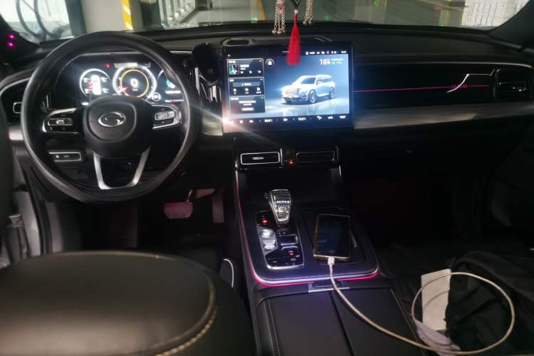 Used GAC Trumpchi GS8 2022 Linghang Series 2.0 TGDI Two-Wheel Drive Luxury Smart Connectivity Version (6 Seats)
