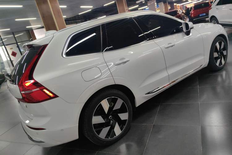 Used Volvo XC60 New Energy 2024 T8 Plug-in Hybrid Long-Range All-Wheel Drive Smart Luxury Edition