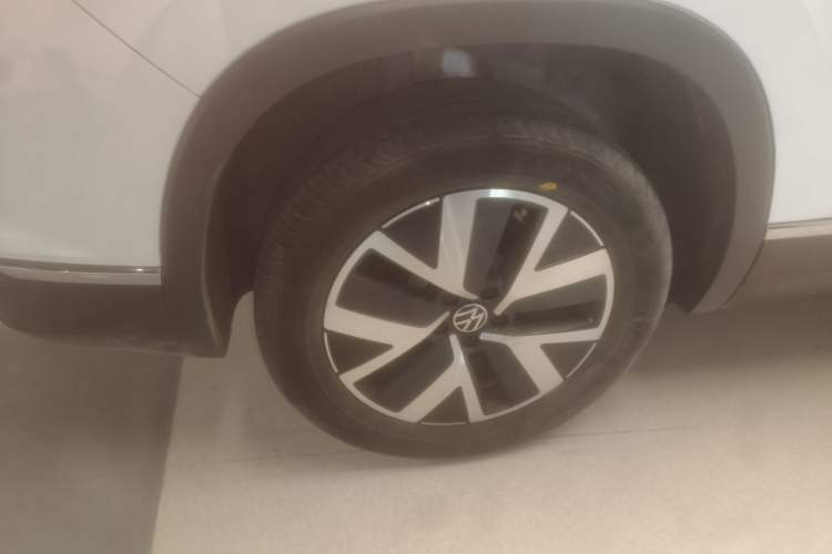 Used Volkswagen Tayron 2023 300TSI Two-Wheel-Drive Luxury Plus Advanced Edition
