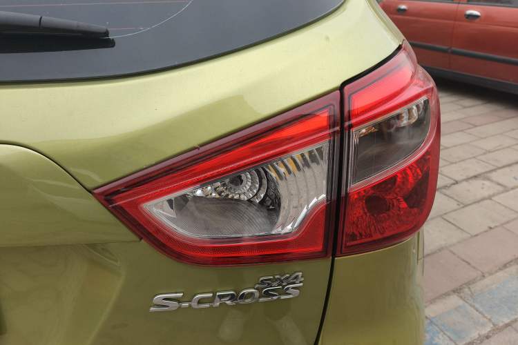 Used Suzuki S-Cross 2014 1.6L CVT Four-Wheel Drive Luxury Version