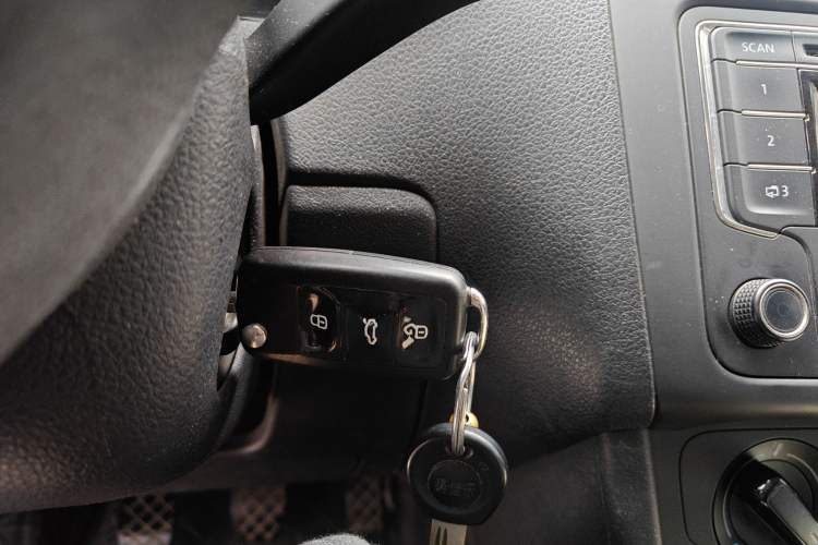 Used Volkswagen Polo 2013 1.6L Manual Comfort Edition