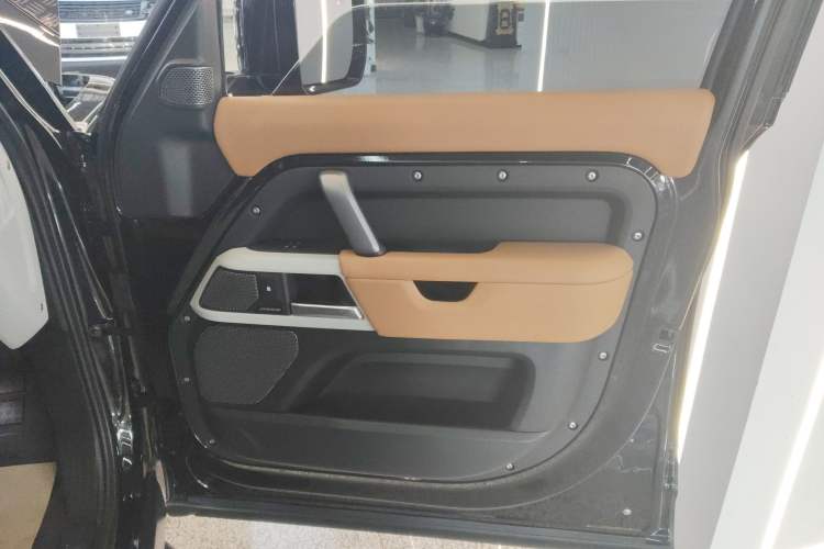 Used Land Rover Defender 2024 110 3.0T P400 X-DYNAMIC HSE
