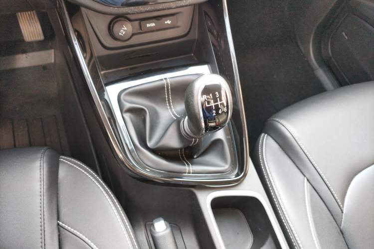 Used Baojun 530 2021 Global Car Anniversary Edition 1.5T Manual Luxury Model 7 Seats